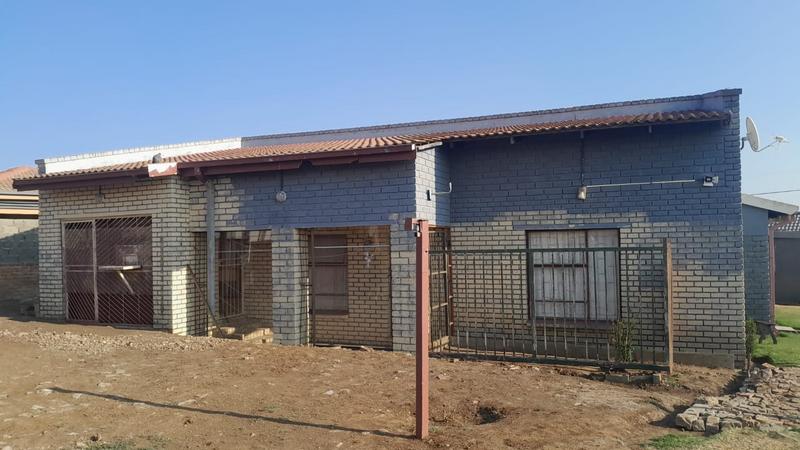 8 Bedroom Property for Sale in Harrismith Free State